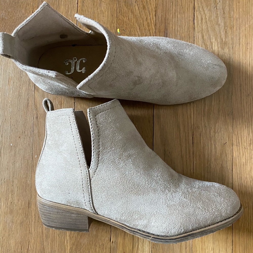 Size 8 JC booties